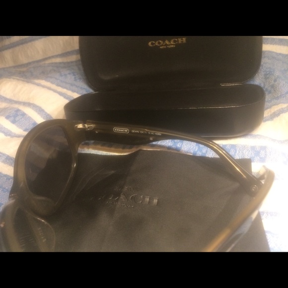 EUC. Coach "Devyn" Sunglasses - Picture 6 of 6